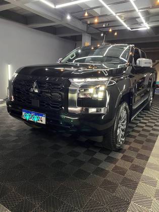 MITSUBISHI TRITON 2.4 BITURBO DIESEL CD HPE 4X4 AUTOMÁTICO